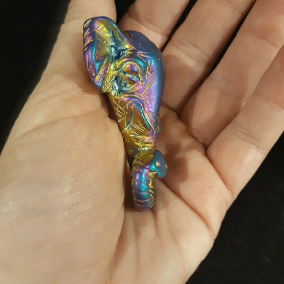 New Rainbow Titanium Elephant Head Pendant. - Picture 7 of 8